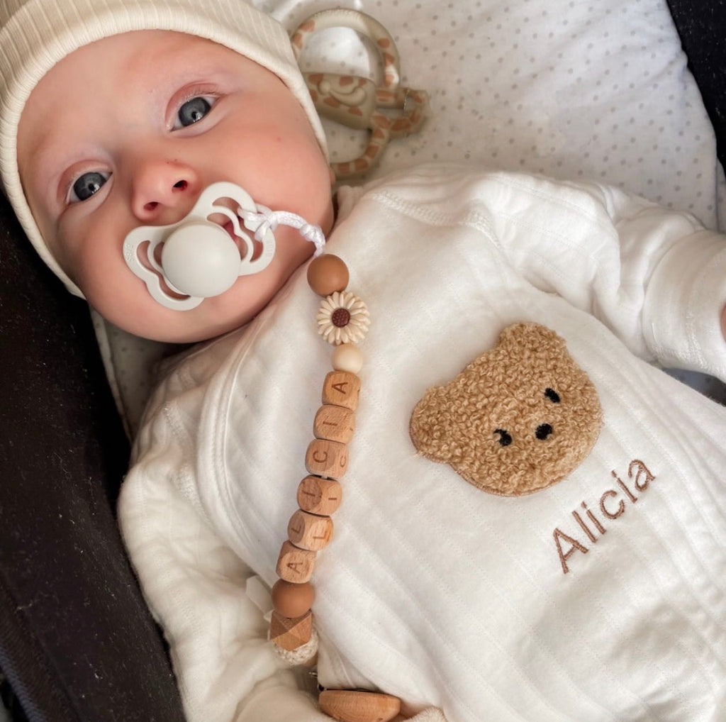 What to look for when buying your baby’s coming home outfit?