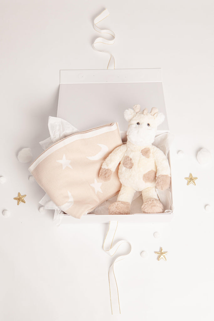 Giselle The Giraffe Plush Toy & Beige Star Blanket Baby Gift Set - Babbico
